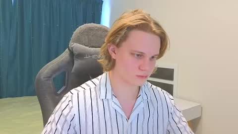 Snapshot of meow_mickey chatting on February 2025 06:22:01 AM Mickey online show from February 2025 06:22:01 AM