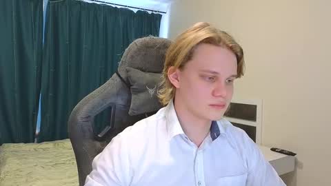 Snapshot of meow_mickey chatting on February 2025 05:02:01 AM Mickey online show from February 2025 05:02:01 AM