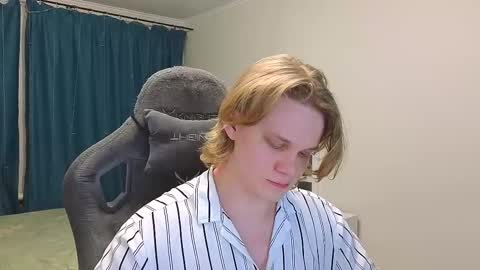 Snapshot of meow_mickey chatting on February 2025 05:53:02 PM Mickey online show from February 2025 05:53:02 PM