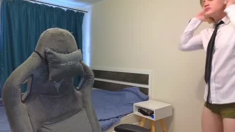 Snapshot of meow_mickey chatting on March 2025 03:51:02 AM Mickey online show from March 2025 03:51:02 AM