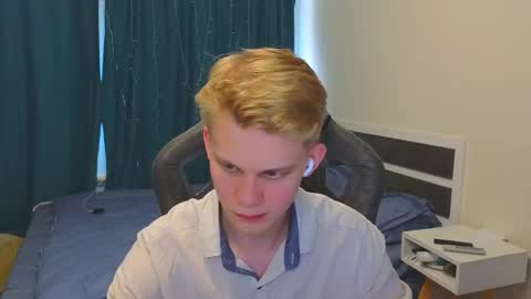 Snapshot of meow_mickey chatting on September 2025 08:25:01 AM Mickey online show from September 2025 08:25:01 AM