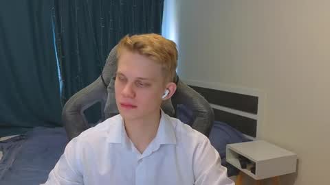 Snapshot of meow_mickey chatting on November 2025 08:58:01 AM Mickey online show from November 2025 08:58:01 AM