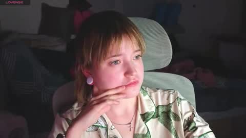 meowme online show from December 2025 02:55:01 PM