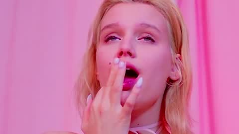 Lilu online show from April 2026 04:15:01 AM