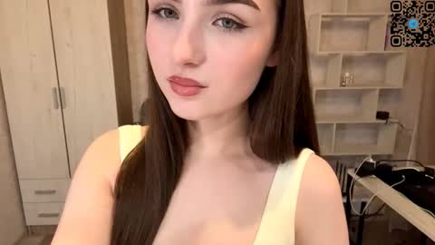 Rina online show from October 2025 06:30:01 PM