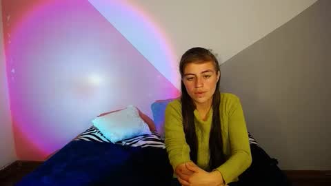 MERILY online show from December 2025 12:04:01 AM