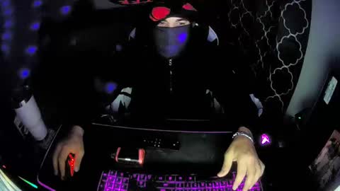 Snapshot of mesmereyes chatting on December 2024 09:50:02 AM mesmereyes online show from December 2024 09:50:02 AM