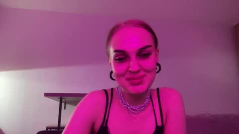 Snapshot of metadontt chatting on November 2025 08:52:02 PM metadontt online show from November 2025 08:52:02 PM