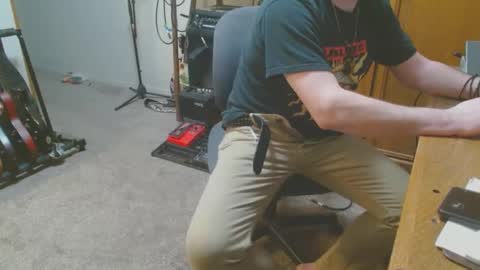 Snapshot of metalsharkk chatting on February 2025 10:32:01 PM metalsharkk online show from February 2025 10:32:01 PM