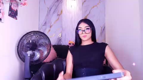 Snapshot of mhia_kate chatting on June 2026 12:19:01 PM Mhia Kate online show from June 2026 12:19:01 PM