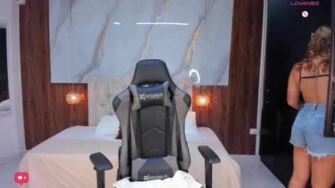 Violett online show from February 2025 08:38:02 PM