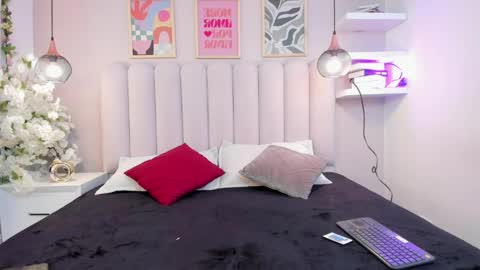 mia__bailey_ online show from May 2026 03:34:01 AM