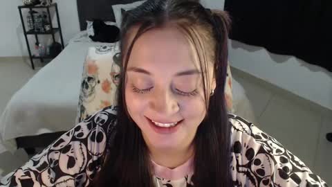 mia online show from December 2024 05:27:02 AM