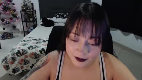 mia online show from December 2024 01:04:02 AM