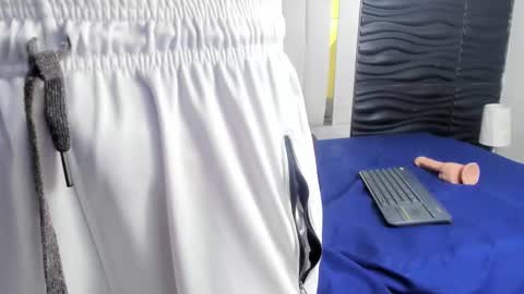 Snapshot of mia_and_lion chatting on January 2025 10:08:02 PM Dreams Couple online show from January 2025 10:08:02 PM