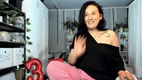 Snapshot of mia_clancy chatting on December 2024 08:12:02 PM MIA online show from December 2024 08:12:02 PM