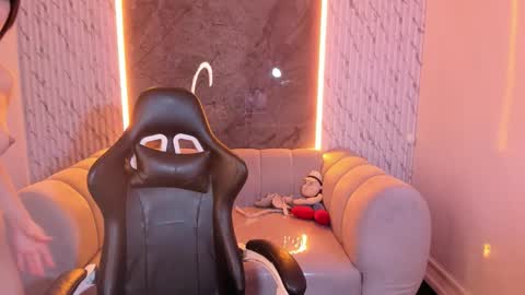 mia_collins_b online show from November 2025 01:10:01 PM