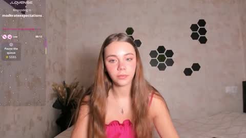 Mia  next stream Thursday 1400 UTC1 Friday 1400 UTC1 online show from October 2025 02:04:02 PM