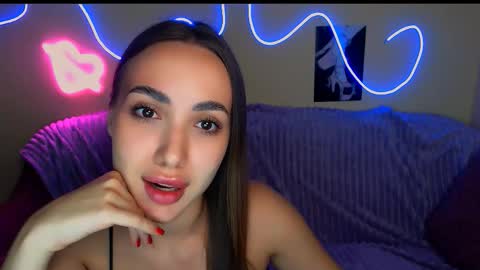 mia_cutie77 online show from September 2025 10:19:01 AM