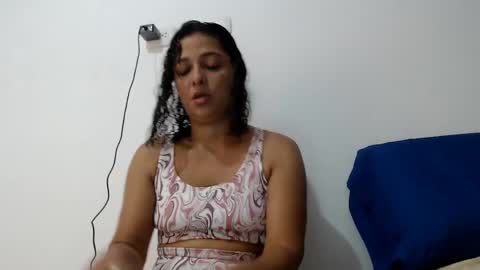 mia diamon online show from May 2026 05:43:01 PM