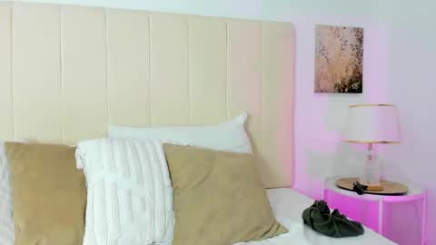 Snapshot of mia_divine__ chatting on January 2026 04:07:02 AM Mia online show from January 2026 04:07:02 AM