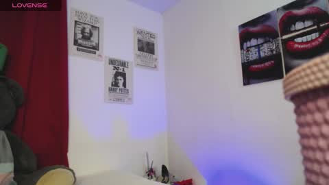 Mia online show from April 2026 01:41:01 PM