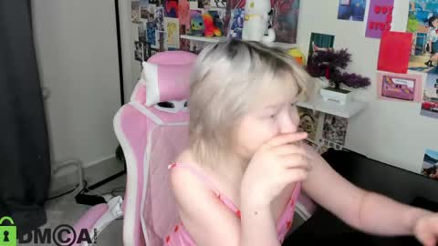 Snapshot of mia_ferd chatting on May 2026 03:03:01 AM Mia online show from May 2026 03:03:01 AM