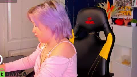 Snapshot of mia_ferd chatting on May 2026 03:02:02 AM Mia online show from May 2026 03:02:02 AM