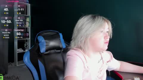 Snapshot of mia_ferd chatting on June 2026 04:37:01 AM Mia online show from June 2026 04:37:01 AM
