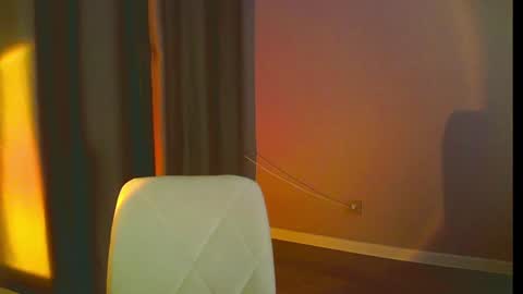 Mia online show from January 2025 05:10:01 PM