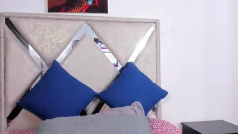 mia fox online show from November 2025 02:28:01 PM