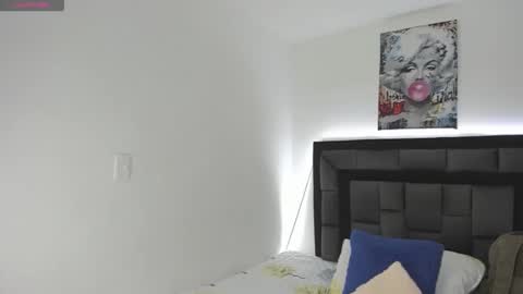 mia fox online show from January 2026 12:10:02 PM