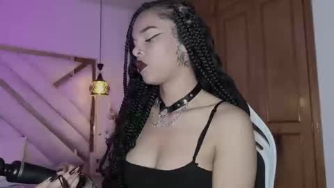 Mia online show from February 2026 04:00:01 AM