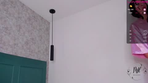  I am Mia  online show from December 2024 11:38:01 AM