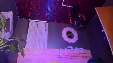 Val  online show from December 2025 12:23:02 PM