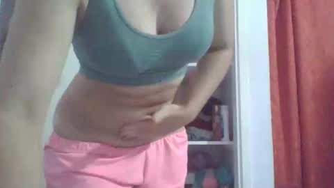 Mia online show from October 2025 02:12:02 AM