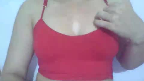 Mia online show from November 2025 11:37:01 PM