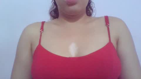 Mia online show from May 2026 10:04:02 PM