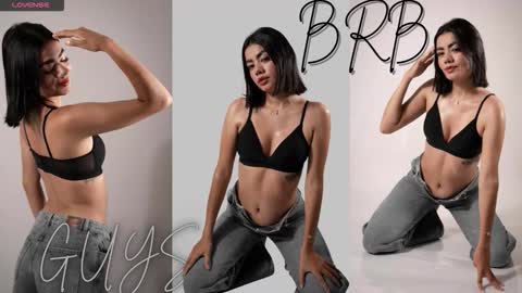 Mia online show from March 2026 03:02:01 AM