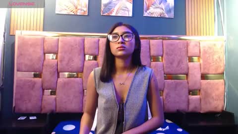 Snapshot of mia_konor06 chatting on May 2026 10:43:01 AM Mia. online show from May 2026 10:43:01 AM
