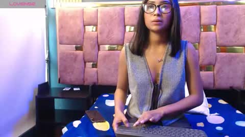 Snapshot of mia_konor06 chatting on May 2026 02:45:01 PM Mia. online show from May 2026 02:45:01 PM
