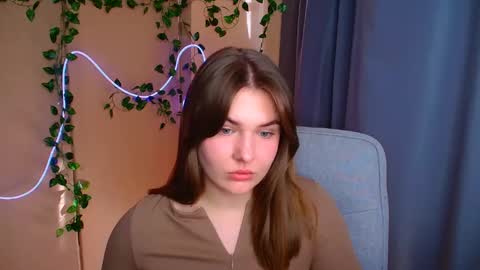 mia_lemm online show from April 2026 07:03:01 AM
