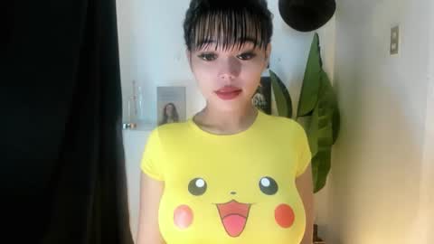 Snapshot of mia_lover9 chatting on May 2026 08:01:01 AM M I A online show from May 2026 08:01:01 AM