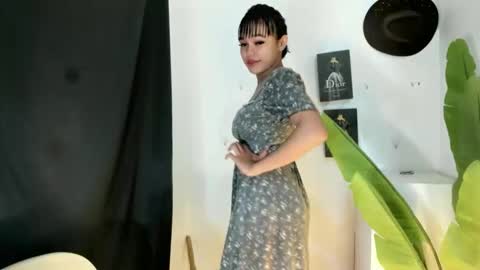 Snapshot of mia_lover9 chatting on May 2026 09:18:02 AM M I A online show from May 2026 09:18:02 AM