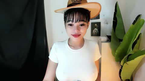 Snapshot of mia_lover9 chatting on June 2026 06:03:02 AM M I A online show from June 2026 06:03:02 AM