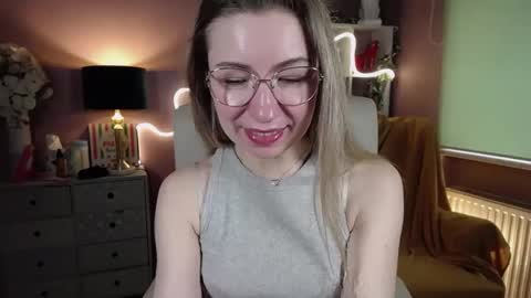 Mia online show from February 2025 10:47:02 AM