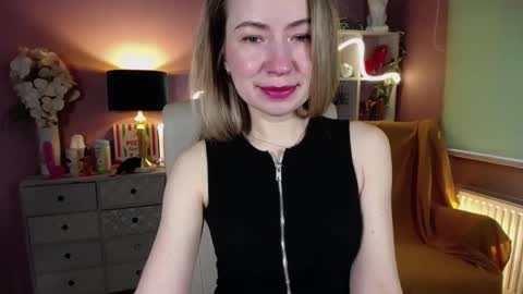 Mia online show from February 2025 08:11:02 AM