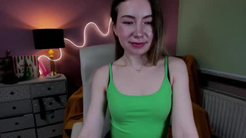 Mia online show from December 2025 08:10:01 AM