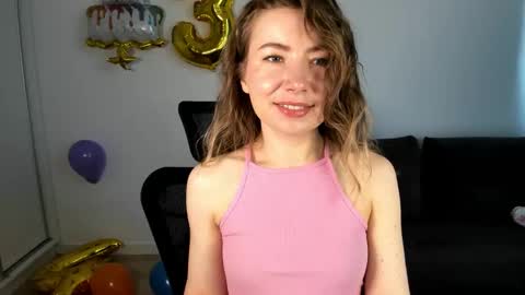 Mia online show from April 2026 07:13:02 AM