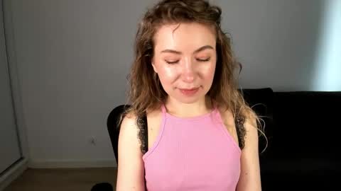 Mia online show from April 2026 01:50:02 PM